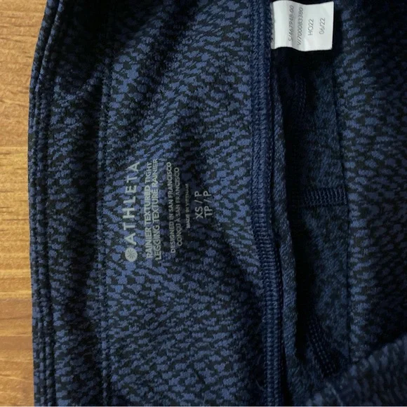 Athleta yoga pants with pockets XS - Picture 3 of 5